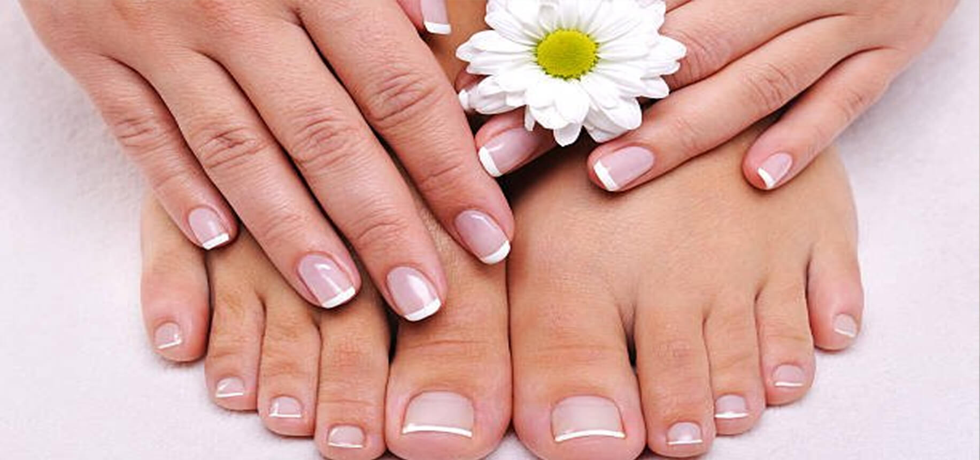 HANDS & FEET (Manicure/Pedicure/Nails)